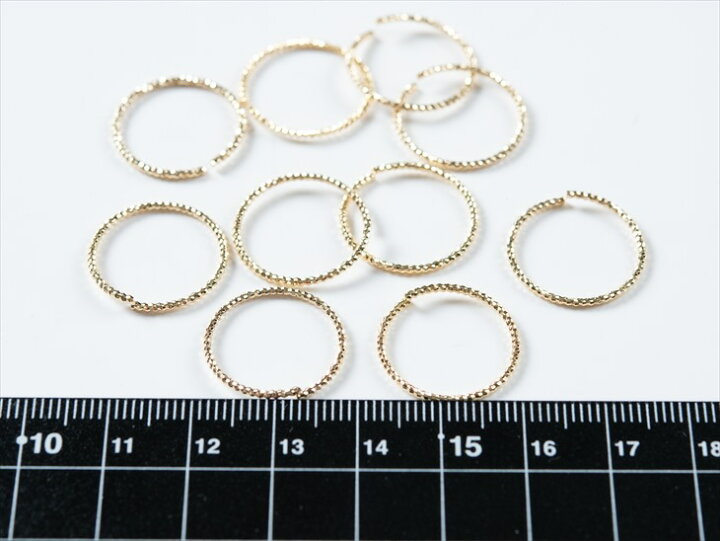 楽天市場】【店内最大P20倍】デザイン丸カン 国内本金メッキ製 ゴールド 直径18mm 線径1.2mm 10個 リング 基本 基本材料 マルカン キーホルダー ネックレス ピアス イヤリング 約1.8cmアクセサリー パーツ パーツ 基礎金具 カン類 材料 問屋 ハンドメイド資材 さや工房 ... 楽天市場】【店内最大P20倍】デザイン丸カン 国内本金メッキ製 ゴールド 直径18mm 線径1.2mm 10個 リング 基本 基本材料 マルカン キーホルダー ネックレス ピアス イヤリング 約1.8cmアクセサリー パーツ パーツ 基礎金具 カン類 材料 問屋 ハンドメイド資材 さや工房 ...