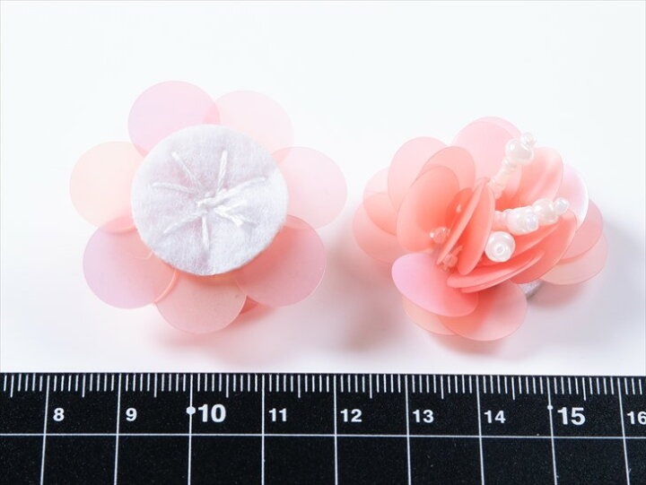 楽天市場 ビーズフラワー スパンコールとビーズのお花 パールピンク 35mm 2個 2ヶ 大ぶり 花編み ビーズ フラワー ストラップ ネックレス 手作り 約3 5cm 花モチーフ さや工房 アクセサリー パーツ ハンドメイド 材料 アクセサリーパーツ 問屋 卸 おすすめ