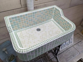 ガーデンシンク タイルシンク タイル流し台 昭和レトロ モザイクタイル タイル製 作善堂 外流し ガーデンパン 庭 手洗い 小型 外仕様 土間 玄関ポーチ 外構 公園 ガーデニング レトロ 可愛い おしゃれ 人気 リフォーム 暮らしの道具 保育園 学校