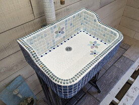 ガーデンシンク タイルシンク タイル流し台 昭和レトロ モザイクタイル タイル製 作善堂 外流し ガーデンパン 庭 手洗い 小型 外仕様 土間 玄関ポーチ 外構 公園 ガーデニング レトロ 可愛い おしゃれ 人気 リフォーム 暮らしの道具 保育園 学校