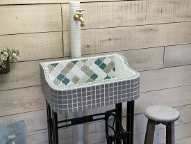 ガーデンシンク タイルシンク タイル流し台 昭和レトロ モザイクタイル タイル製 作善堂 外流し ガーデンパン 庭 手洗い 小型 外仕様 土間 玄関ポーチ 外構 公園 ガーデニング レトロ 可愛い おしゃれ 人気 リフォーム 暮らしの道具 保育園 学校