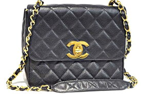 シャネル　CHANEL　スクエア型　マトラッセ　チェーンショルダーバッグ　黒　ブラック　キャビアスキン　G金具　ゴールド金具　ビッグコココ　CCマーク　ターンロック　本物　ランクA　Black　正方形