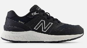 �y���������z�y�E�H�[�L���O�zNB new balance �j���[�o�����XFRESH FOAM WALKING 880 GORE-TEXR�u���b�N�@D�E2E