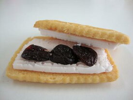 【横濱スコーンクラブ】横濱ビスキュイサンド　ラムチェリー