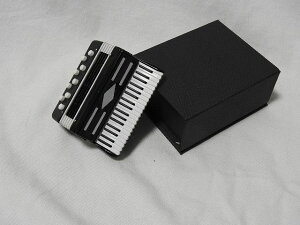 �~�j�`���A�y��@�A�R�[�f�B�I���i���j