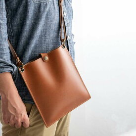 栃木レザー 本革 【 栃木レザーオイル サコッシュ スクエア 】 レザー 革 ヌメ革 ショルダーバッグ バック ポシェット 斜めがけ スマホポーチ 父の日 プレゼント TKM