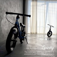 【我が子のために作ったキックバイク】 ブレーキ付ゴムタイヤ装備 キッズバイク SPARKY スパーキー キッ…