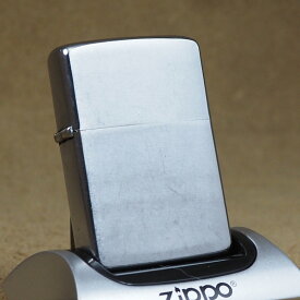 Zippo：1962年製USED　無地クロームヘアライン仕上げNo.200　ビンテージ ジッポーライター 【現品のみ】 【クローム】【スタンダード】【200】 【定番】【無地】【中古】【USA】【ジッポ】【バースイヤー】【生まれた年】【プレゼント】