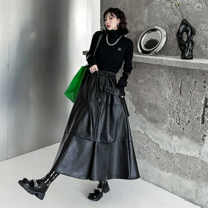 黒フェイクレザースカート これぞ大人の着こなし♡レザースカートが  