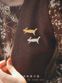 ブローチ 入学式 卒業式 ジャンプ 小さめ ウサギ レディース かわいい 和服 スーツ コサージュピン センス アクセサリー ジュエリー ファッション レディース