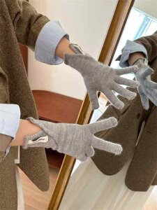 fB[X fB[X t@bV  tBK[ O[u 킢 n E[ JWA h X}zΉ H~