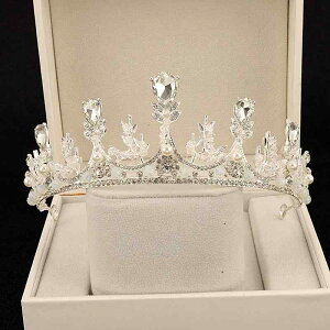ティアラ クラウン 王冠 ピアス ネックレス イヤリング セット ジュエリー ヘアアクセサリー カチューシャ ウェディング 大人 レディース 大人式 エレガント 結婚式 レディース