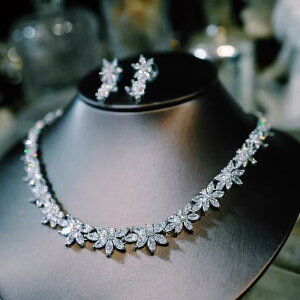 fB[X ANZT[ ԉ lbNX CO Zbg ؍ EGfBO hXAbv VwRNV GKg i ؂₩ uC_