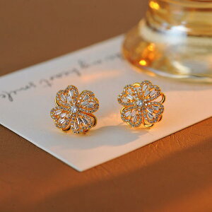 sAX fB[X ] lt̃N[o[ Vo[|Xg dCbLH IfUC   ԃ`[t ؃X^C i 킢 ANZT[