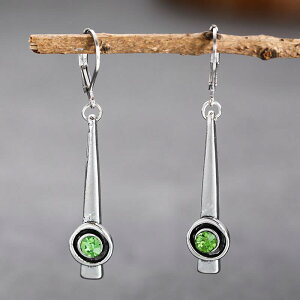 ピアス イヤリング レディース 女性用 おしゃれ 上品 個性的 デザイン性 フレンチシック レトロ アンティーク ヴィンテージ 高級感 シンプル 合金製 軽量 普段使い オフィス カジュアル