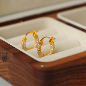 ピアス レディース ジルコニア フープピアス ゴールドカラー レトロ シンプル 高級感 欧米風 幾何学デザイン ライトラグジュアリー おしゃれ 普段使い イヤリング イヤーカフ