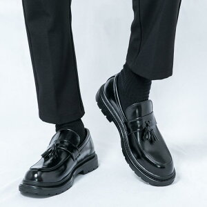 ローファー メンズ 男性用 タッセル スリッポン 大きいサイズ ビジネス 通勤 フォーマル カジュアル ドライビングシューズ 快適 革靴 PUレザー 英国風 ステッチ ゴム底