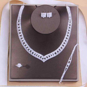 ANZT[Zbg fB[X lbNX CO uXbg CXg[ ĕ ԉ uC_  tH[}  Vo[ V AWX^[`F[t