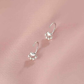 ピアス レディース 猫の肉球 猫爪 揺れる フックピアス シルバー925コーティング 小ぶり かわいい 金属アレルギー対応 華奢 細身 普段使い カジュアル シンプル プレゼント
