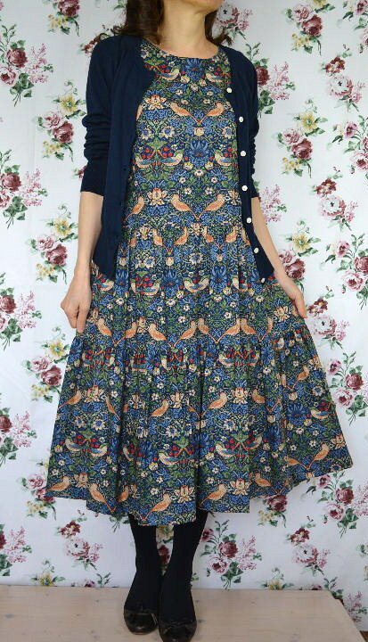 楽天市場 ウイリアムモリス ノースリーブティアードワンピースstrawberry Thief いちご泥棒 ネイビー Seed シード