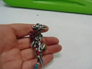 �X�^�[�W�X 2004 �I�[�g�o�C �����[ ���y���s�� ���[�Y �t�F�U�[ �s�� Sturgis 2004 Motorcycle Rally Lapel Pin ROSE Feather Pin