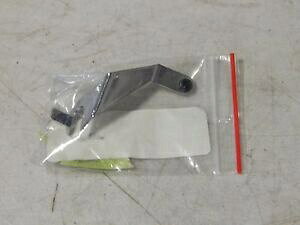 �J�X�^�� �N���� �N���� ���e�[�i�[ �u���P�b�g ���� 1 P/N: 19-282 Custom Chrome Chrome Retainer Bracket QTY 1 P/N: 19-282 �y���s�A���i�z