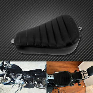 XgCvtghCo[\V[gNbVpbhtBbgn[[X|[cX^[tH[eB[GCg Stripes Front Driver Solo Seat Cushion Pad FIt For Harley Sportster Forty Eight