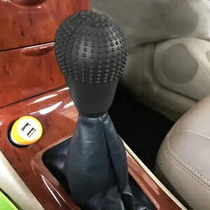 Ԃ̎ԗ̃MAVtgmuJo[Eh\tgVR~߃o[P[XubN Car Vehicle Gear Shift Knob Cover Round Soft Silicone Anti-Slip Lever Case Black