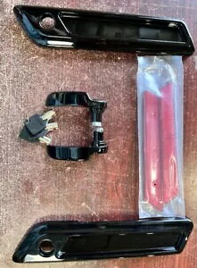 OS&D AhoubN rrbh ubN ThobO bh o[ & b` Jo[ Zbg Lbg 14+HD p OS&D ADVANBLACK VIVID BLACK SADDLEBAGS LID LEVER & LATCH COVER SET KIT FOR 14+HD