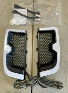 OS&D Advanblack zCgAtFAO XCb`obN tA LED Cg Ot OS&D Advanblack WHITE LOWER FAIRINGS SWITCHBACK FLARE LED LIGHTS WITH GRILLS