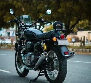 up[ZVFttobNXgAubNvC^[Zv^[ 650 & GT 650 ɓK "BACKREST WITH PARCEL SHELF, BLACK" FIT FOR INTERCEPTOR 650 & GT 650