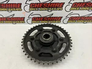 ���}�n YZF-R1 R1 5JJ 2000 - 2001 ���A �X�v���P�b�g �n�u �L�����A Yamaha Yzf-R1 R1 5jj 2000 - 2001 Rear Sprocket Hub Carrier �y���s�A���i�z