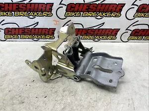 }n GPD125-A Nmax 125 2021 - 2024 V[gqW}EguPbg Yamaha Gpd125-a Nmax 125 2021 - 2024 Seat Hinge Mount Bracket