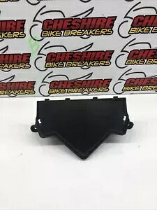 Lexmoto �A�|�� CL 125 T Eu5 2021 - 2022 �t�����g�Z���^�[�E�C���h�X�N���[���C���t�B���g���� Lexmoto Apollo CL 125 T Eu5 2021 - 2022 Front Centre Windscreen Infill Trim �y���s�A���i�z