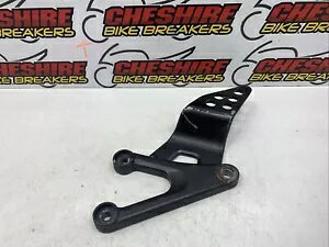 ���}�n YZF R125 2008 - 2013 �t�����g�����t�b�g���X�g �n���K�[ Yamaha Yzf R125 2008 - 2013 Front Left Side Footrest Hanger �y���s�A���i�z
