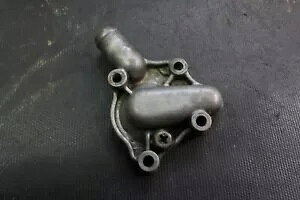 2000 z_ Cr125r OEM EH[^[ |v Jo[ B4395 2000 Honda Cr125r OEM Water Pump Cover B4395