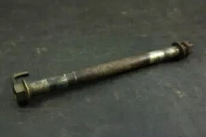 1990 �X�Y�L Dr250 OEM ���A�A�N�X�� B4429 1990 Suzuki Dr250 OEM Rear Axle B4429 �y���s�A���i�z