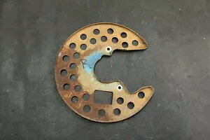 2001 ���}�n ���v�^�[ 660r OEM �t�����g�E���[�^�[ �K�[�h B4458 2001 Yamaha Raptor 660r OEM Front Right Rotor Guard B4458 �y���s�A���i�z