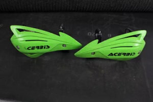 �A�Z���r�X �g���C�t�B�b�g �n���h�K�[�h �O���[�� B4390 Acerbis Tri-Fit Handguards Green B4390 �y���s�A���i�z