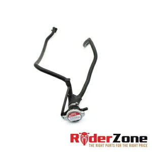 2009 - 2012 hDJeB Xg[gt@C^[ S WG[^[ Lbv tB[ z[Xt OEM 66840011A 2009 - 2012 DUCATI STREETFIGHTER S RADIATOR CAP FILLER W/ HOSES OEM 66840011A