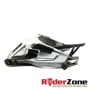 2010 - 2014 BMW S1000RR XCOA[ At[A[ Vo[ `F[K[h Xg[g OEM 2010 - 2014 BMW S1000RR SWINGARM REAR FRAME ARM SILVER CHAIN GUARD STRAIGHT OEM