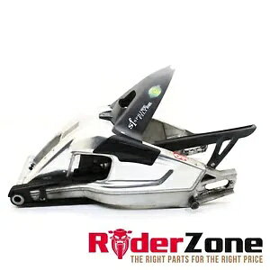 2015 - 2018 BMW S1000RR XCOA[ A TXyV A[ Vo[ `F[ KCh tF_[ 2015 - 2018 BMW S1000RR SWINGARM REAR SUSPENSION ARM SILVER CHAIN GUIDE FENDER