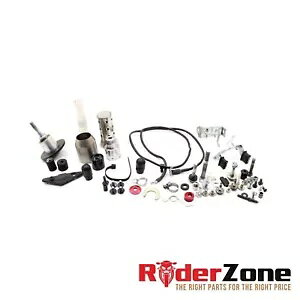 2007 2008 XYL GSXR1000 n[hEFA Zbg {g }CiX[qt OEM 2007 2008 SUZUKI GSXR1000 HARDWARE SET BOLTS NEGATIVE TERMINAL MOUNTING OEM