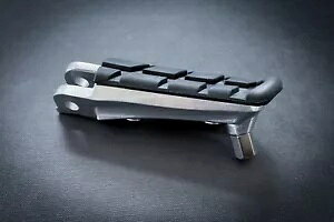 �E�t�����g�t�b�g���X�g�t�b�g�y�O�����p�z���_ CBR1100XX �u���b�N�o�[�h 97-2007 Right Front Footrest Foot Peg Replacement For Honda CBR1100XX Blackbird 97-2007