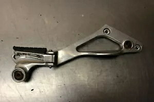 ���}�n TDM 850 4TX �㕔�E�t�b�g���X�g �V�X�e�� C1/5 Yamaha TDM 850 4TX Rear Right Footrest System C1/5 �y���s�A���i�z