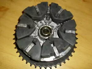 XYL GSX750ES XvPbgLA+VbNAu\[o[- Suzuki GSX 750 ES sprocket carrier + shock absorber-