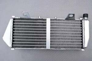 �� ���[�V���O�E�H�[�^�[���W�G�[�^�[��p KTM XCW 300 TPI / 300 XC-W 6 DAYS 2019 Left Racing Water Radiator Cooling KTM XCW 300 TPI / 300 XC-W SIX DAYS 2019 �y���s�A���i�z
