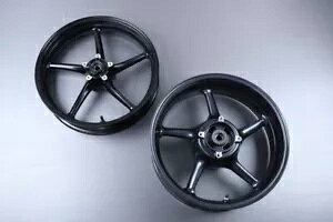 Jantes Avant + Arri?re Noires Alu 3,5/5,5Kg �g���C�A���t �X�g���[�g �g���v�� 675 2011-2012 Jantes Avant + Arri?re Noires Alu 3,5/5,5Kg TRIUMPH STREET TRIPLE 675 2011-2012 �y���s�A���i�z