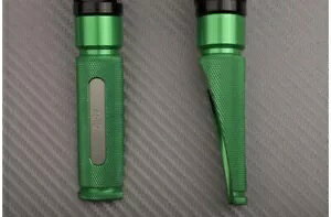 O[`^ tgtbgXg 9cm yA n[[_rbh\ V-ROD / X|[cX^[ Green-Titanium Pair of Front Foot Rests 9cm HARLEY DAVIDSON V-ROD / SPORTSTER