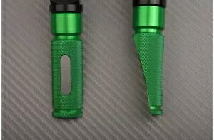 O[`^ yA A tbgyO 77mm XYL DRZ 400 / SM DR-Z 2000-2009 Green-Titanium Pair of Rear Footpegs 77mm SUZUKI DRZ 400 / SM DR-Z 2000-2009
